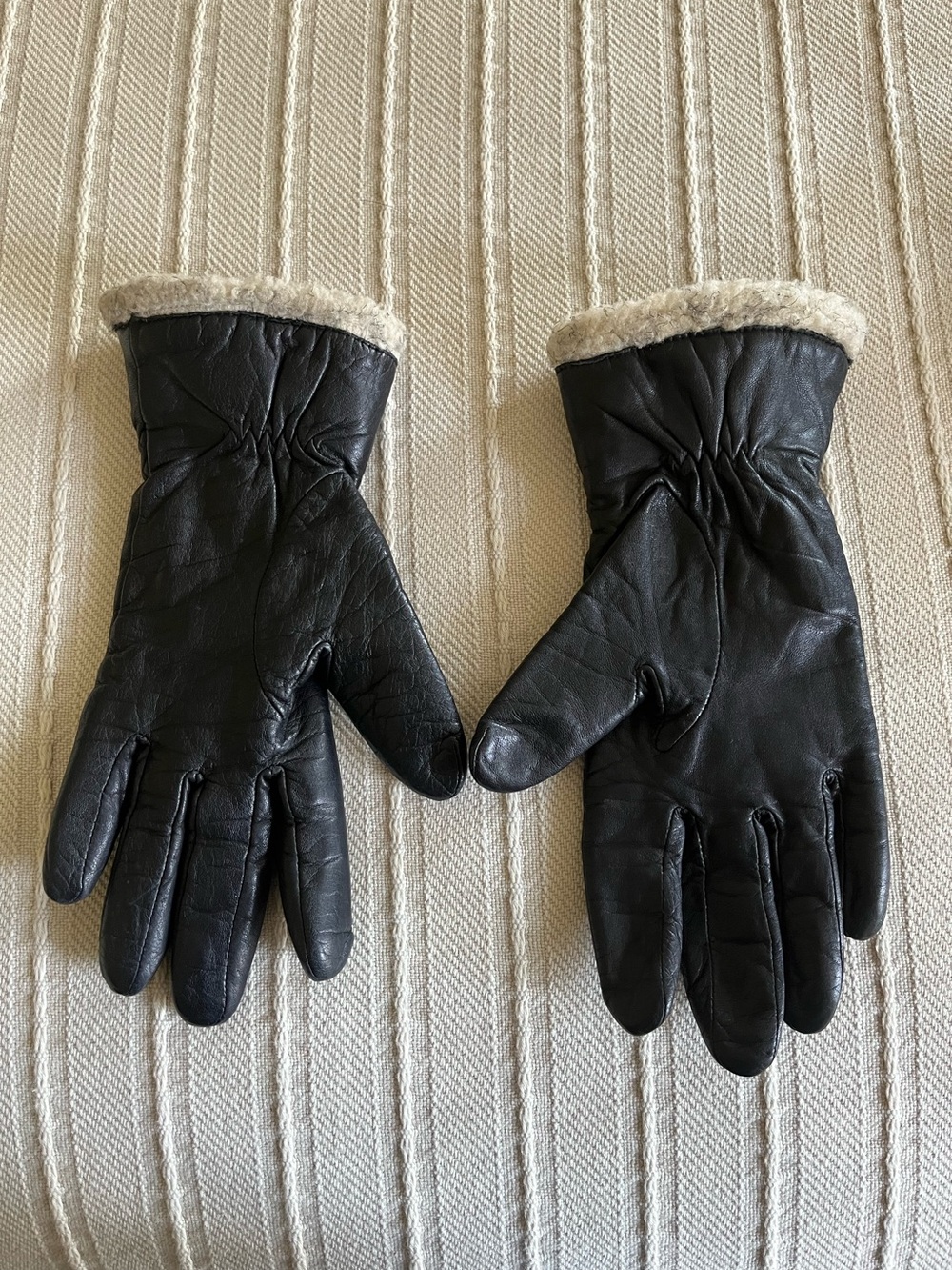 Thinsulate leather gloves size 9